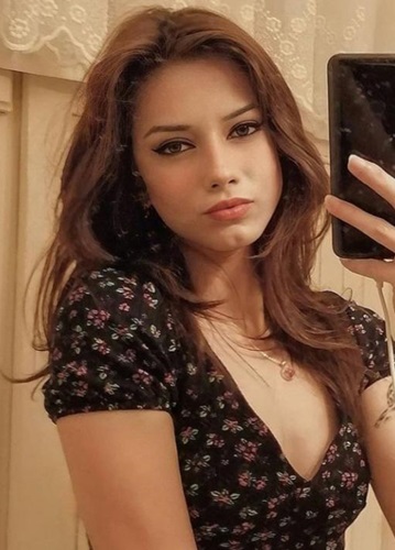 Sibel Esenyurt Escort Profil Resmi Sibel - Esenyurt VIP Escort Bayan Modeli - Gerçek Fotoğraflı İlan