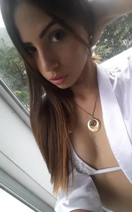 Irmak Esenyurt Escort Profil Resmi Irmak - Esenyurt VIP Escort Bayan Modeli - Gerçek Fotoğraflı İlan